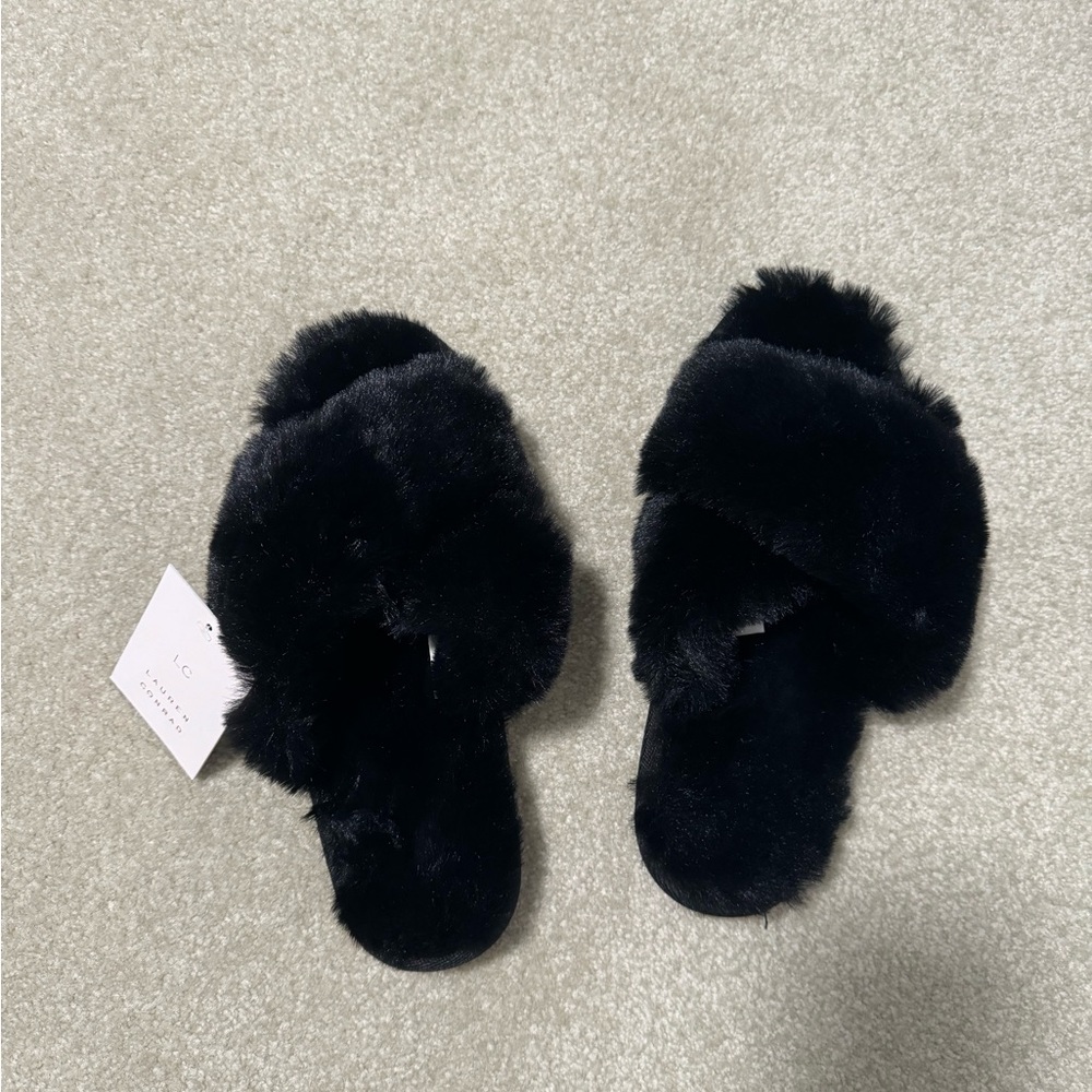 LC Lauren Conrad Women’s Faux Fur Slippers – Size 7/8 – NWT ✨